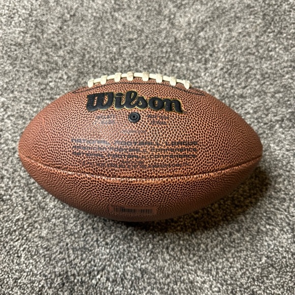 Wilson NFL Junior Touchdown Football WTF1694  Pre-Owned Condition - Picture 3 of 6